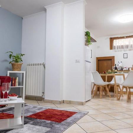 20 Min Aeroporto Fco - Casa Tranquilla Con Parcheggio Esterno Gratuito Acilia Buitenkant foto